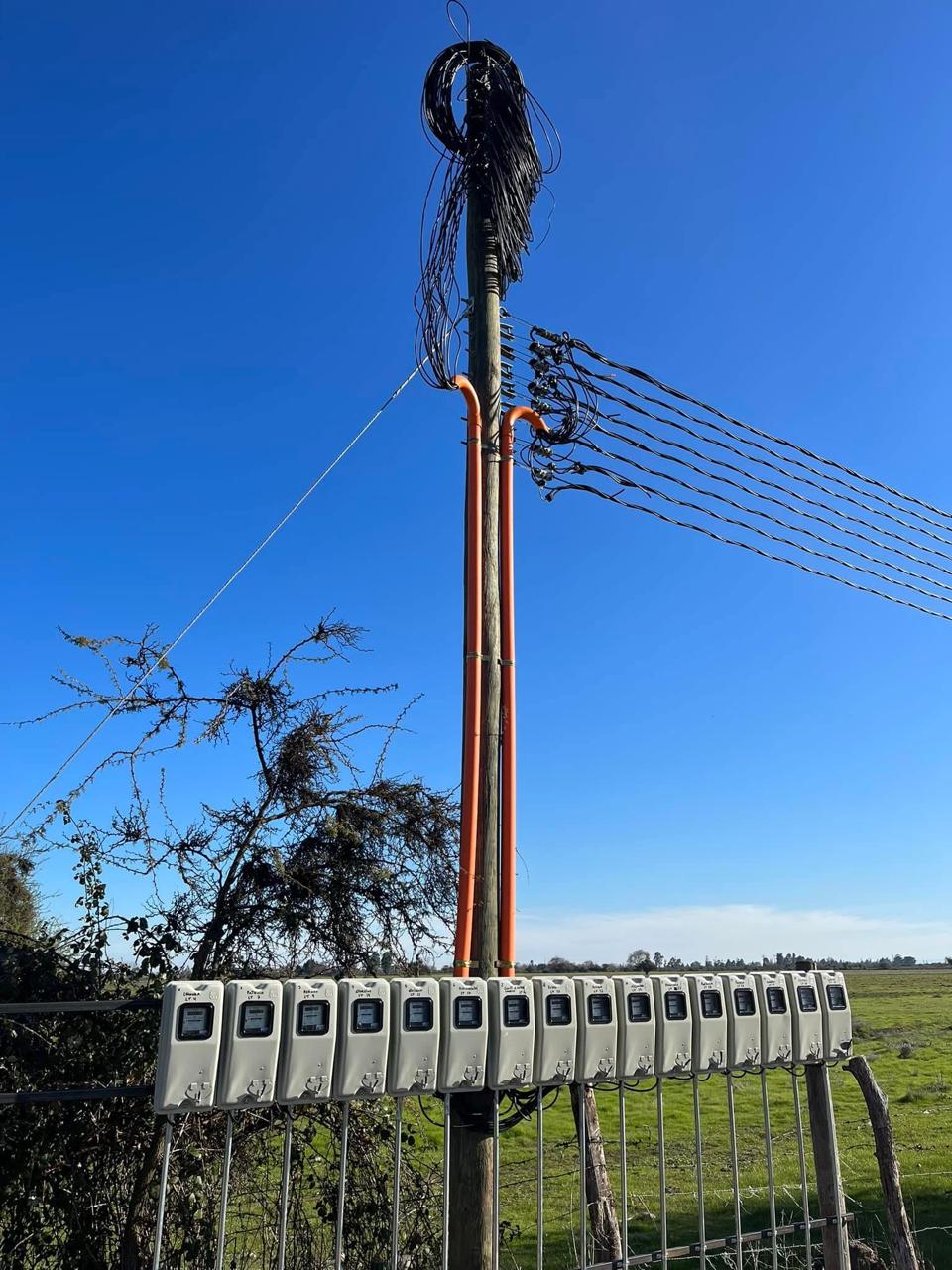 Trabajo eléctrico en terreno 11
