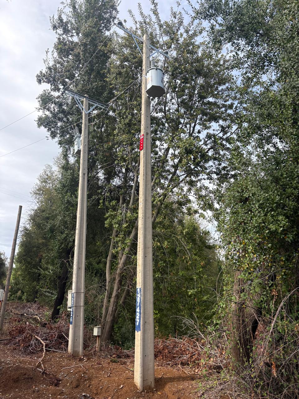Trabajo eléctrico en terreno 25
